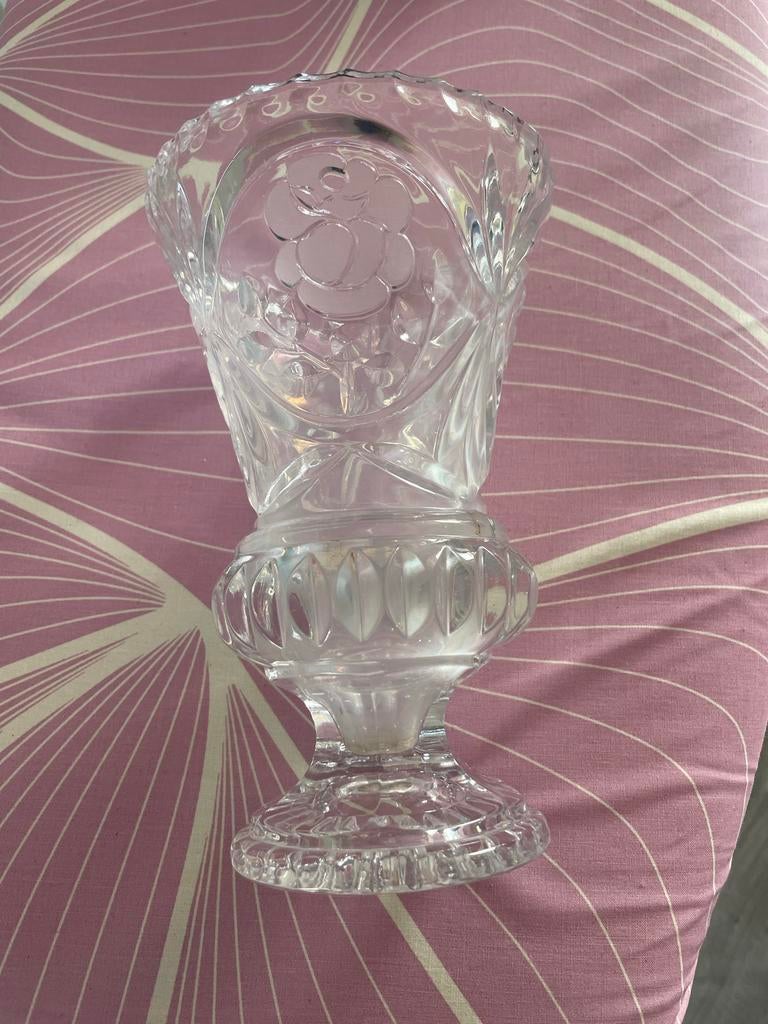 Decoratieve Glazen Vaas met Bloemmotief, Antiek en Kunst, Antiek | Glas en Kristal, Ophalen of Verzenden