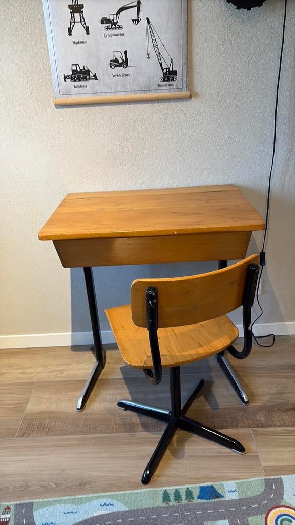 Schoolbankje / bureautje met stoel, Kinderen en Baby's, Kinderkamer | Tafels en Stoelen, Ophalen, Gebruikt, Tafel(s) en Stoel(en)