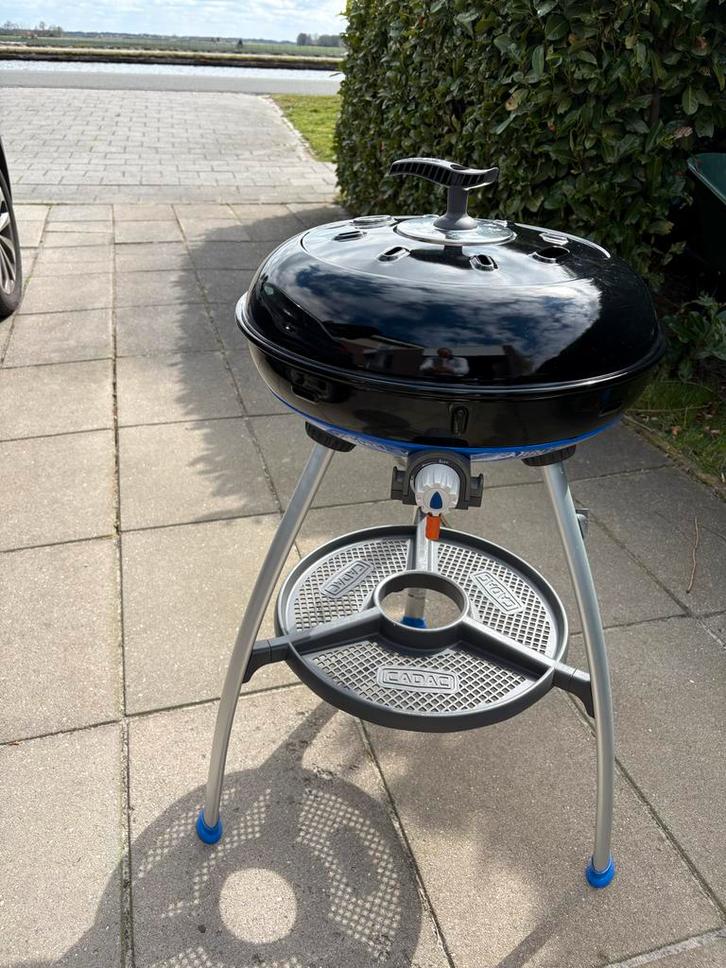 BBQ Cadac Carri Chef 2 met diverse pannen, Tuin en Terras, Houtskoolbarbecues, Gebruikt, Met accessoires, Ophalen