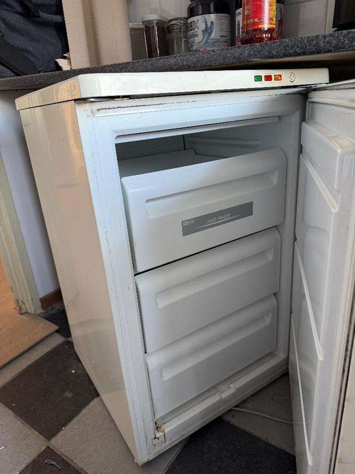 Vrijstaande vriezer 60 cm breed – gebruikt, werkt goed, Witgoed en Apparatuur, Vriezers en Diepvrieskisten, Gebruikt, Vrijstaand
