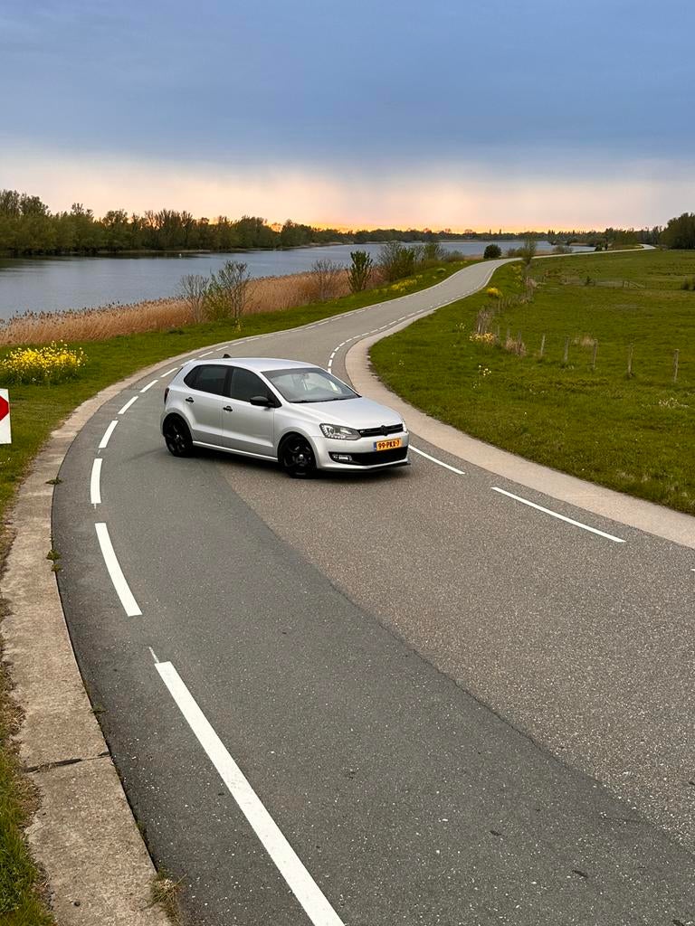 Volkswagen Polo 1.2 TSI 77KW 2011 Grijs, Voorwielaandrijving, 40 €/maand, Zwart, 1200 kg