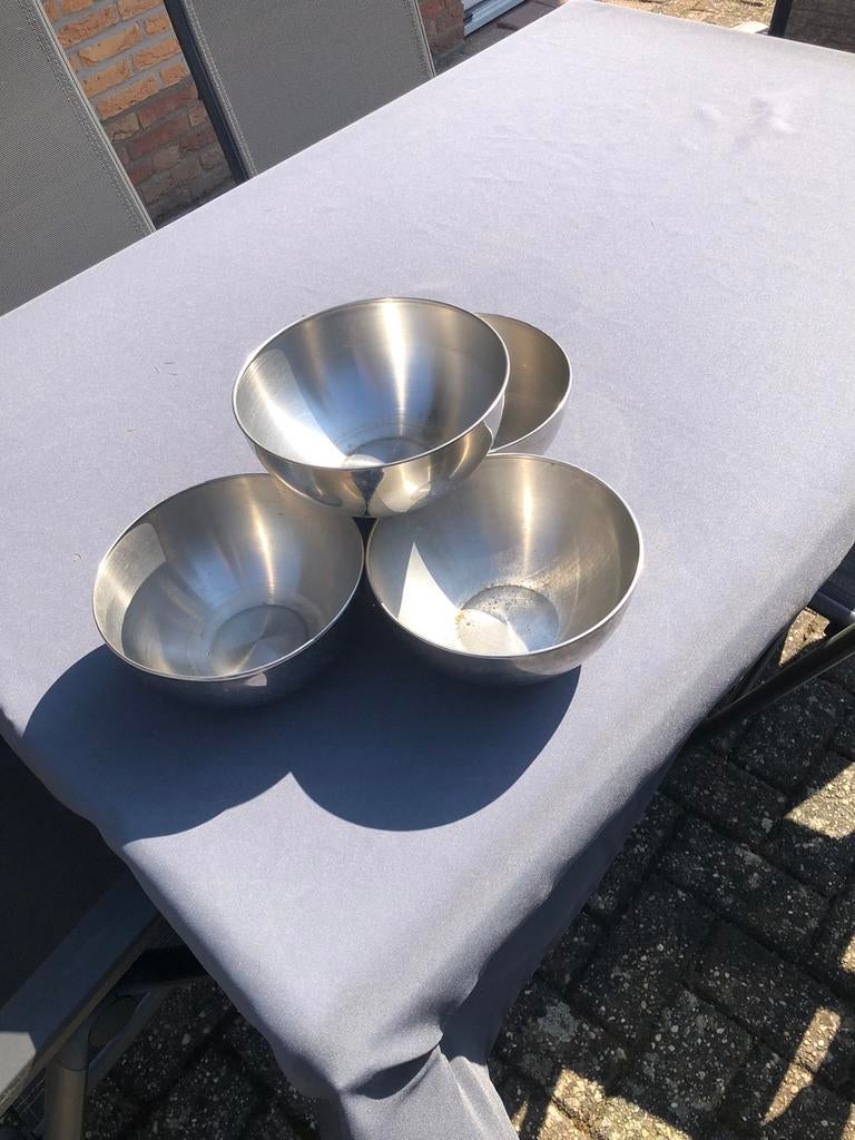 Rvs drinkschalen, Ophalen, Zo goed als nieuw