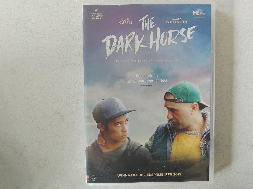 The dark horse - James Napier Robertson, Vanaf 12 jaar, Ophalen of Verzenden, Zo goed als nieuw, Overige gebieden