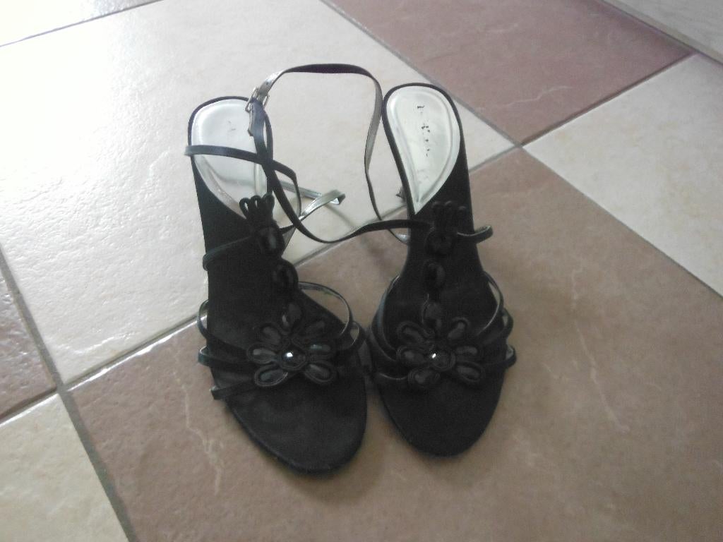 zwarte sandalen / pumps met hak, Americain Red Indian, mt 40, Verzenden, Zwart, Sandalen of Muiltjes, Zo goed als nieuw