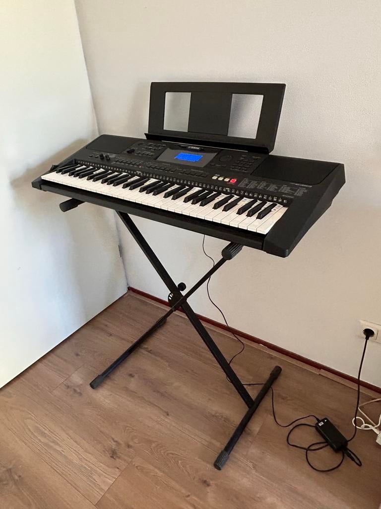 Yamaha PSR-E453 keyboard, Muziek en Instrumenten, Keyboards, Ophalen, 61 toetsen, Yamaha, Zo goed als nieuw