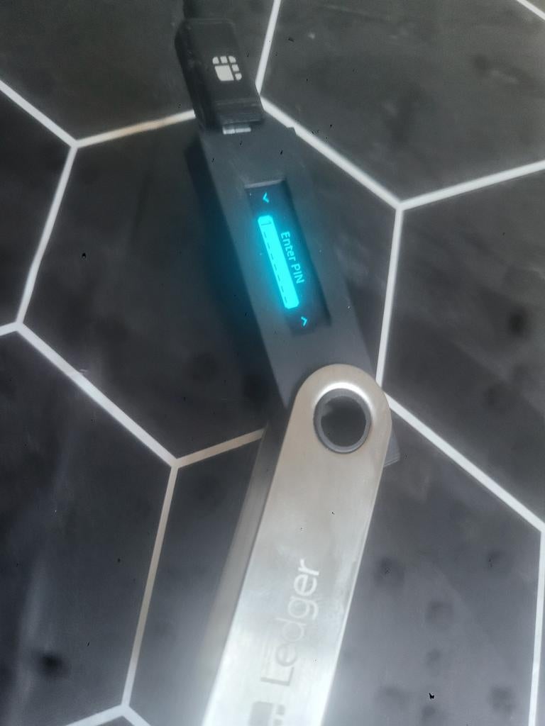 Ledger Nano S Crypto Hardware Wallet - Veilig en Compact, Gebruikt, Ophalen of Verzenden, Support@ledger.com, Ledger