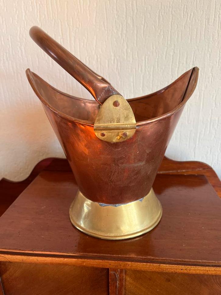 Koperen kolenkit met messing voet, Antiek en Kunst, Antiek | Koper en Brons, Koper, Ophalen of Verzenden