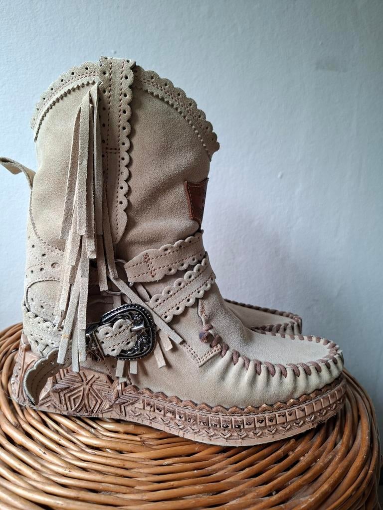 El Vaquero Arya boho laarzen - Handgemaakt suède, Kleding | Dames, Schoenen, Beige, Lage of Enkellaarzen, Ophalen of Verzenden