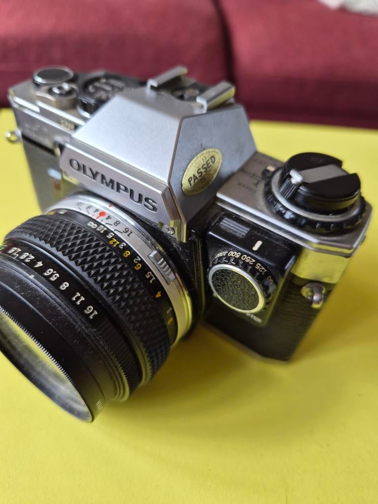 Olympus OM10 met 50mm f1.8 lens en manual adapter, Audio, Tv en Foto, Fotocamera's Analoog, Ophalen of Verzenden