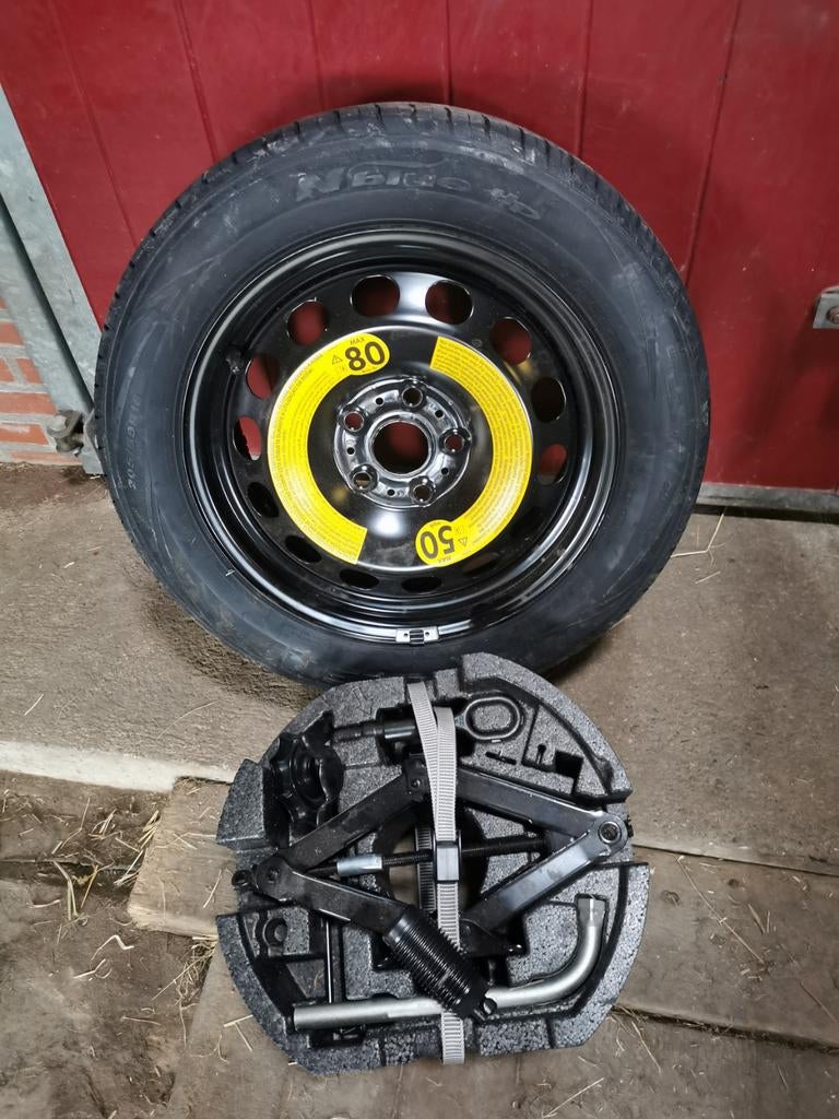 Nieuw reservewiel voor een skoda superb of ander model, Auto-onderdelen, Banden en Velgen, Banden en Velgen, Zomerbanden, 16 inch