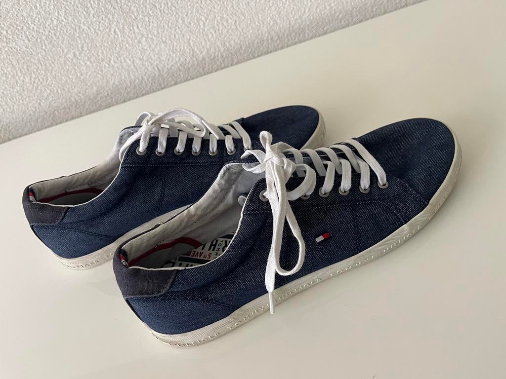 Tommy Hilfiger, Blauw, Ophalen of Verzenden, Sneakers of Gympen, Gedragen