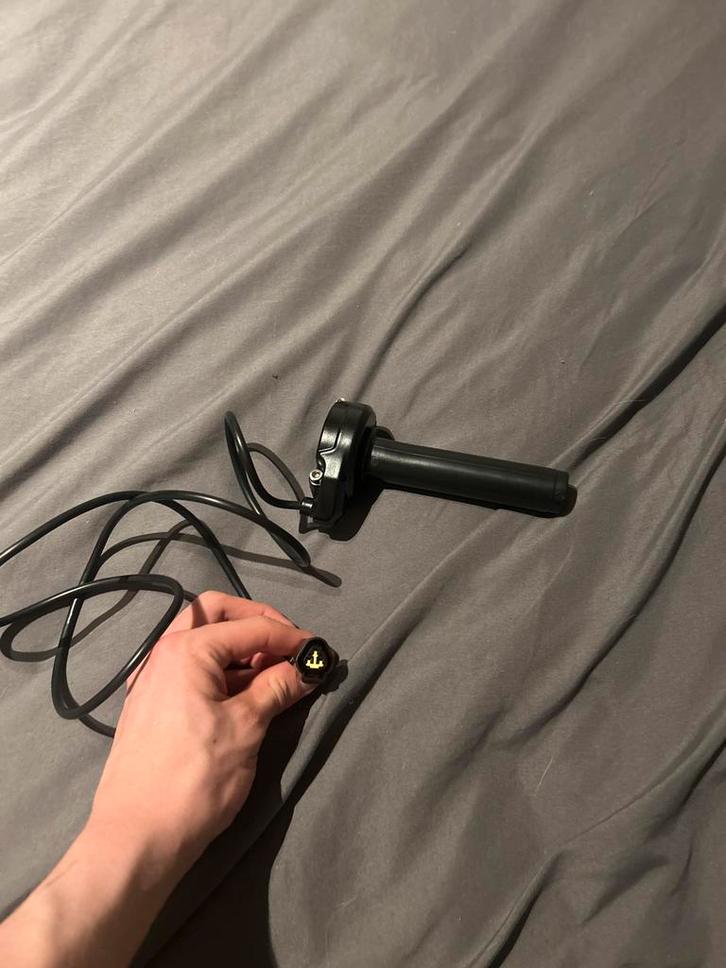 Surron Gashendel, Fietsen en Brommers, Brommeronderdelen | Scooters, Gebruikt, Overige merken, Overige typen, Ophalen of Verzenden