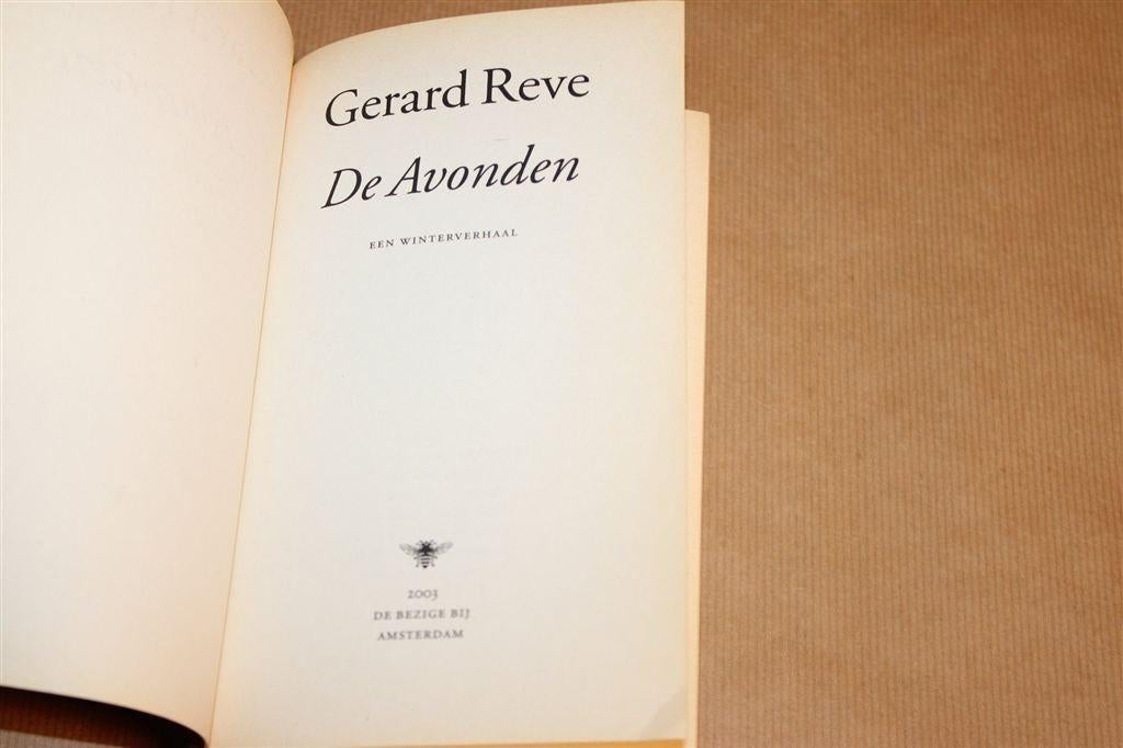 De Avonden — Gerard Reve, Klassieker Naoorlogs Amsterdam, Ophalen of Verzenden, Gelezen
