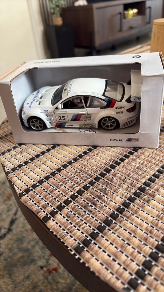 BMW 3 dealermodel, Hobby en Vrije tijd, Modelauto's | 1:18, Ophalen of Verzenden, Zo goed als nieuw