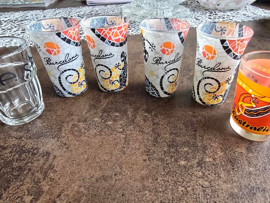 4 Barcelona souvenirshotglaasjes ("chupito") te koop, Verzamelen, Ophalen of Verzenden, Zo goed als nieuw, Borrel- of Shotglas