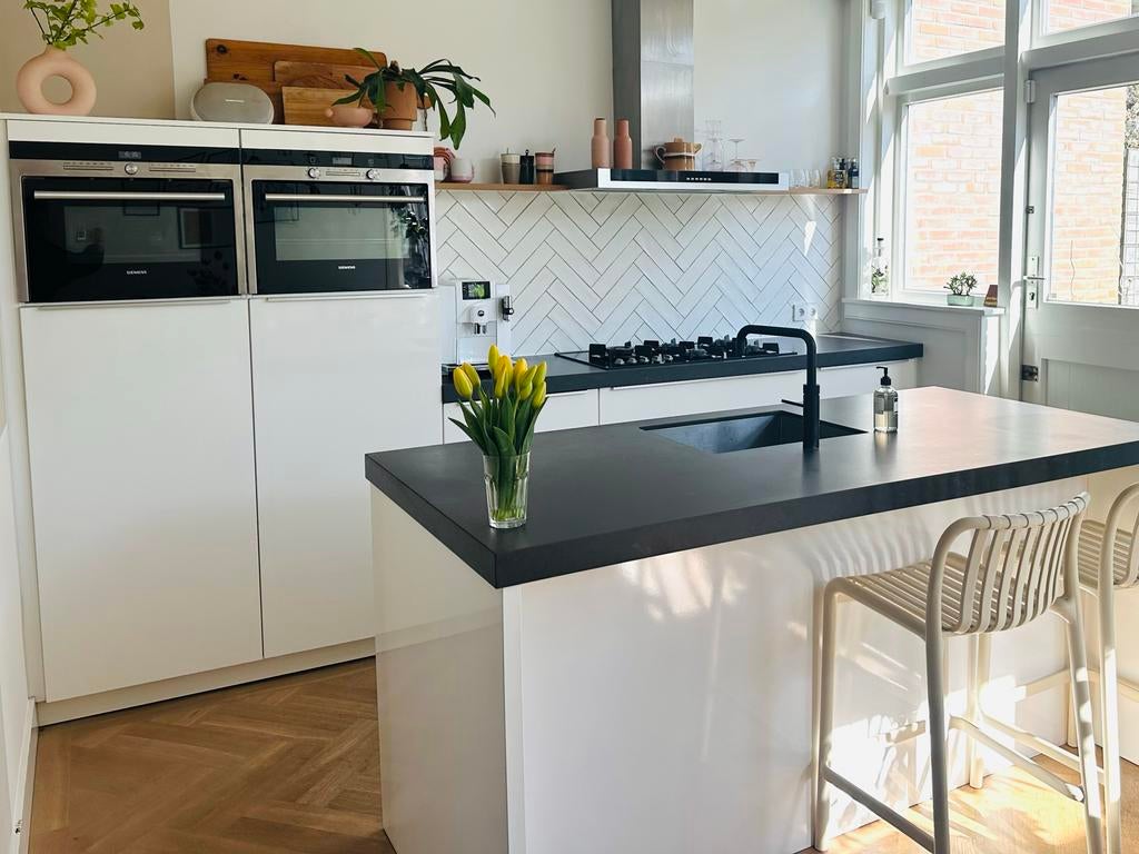 Tulp Keuken met Siemens apparatuur en Quooker, Ophalen, Gebruikt, Wit, Overige typen