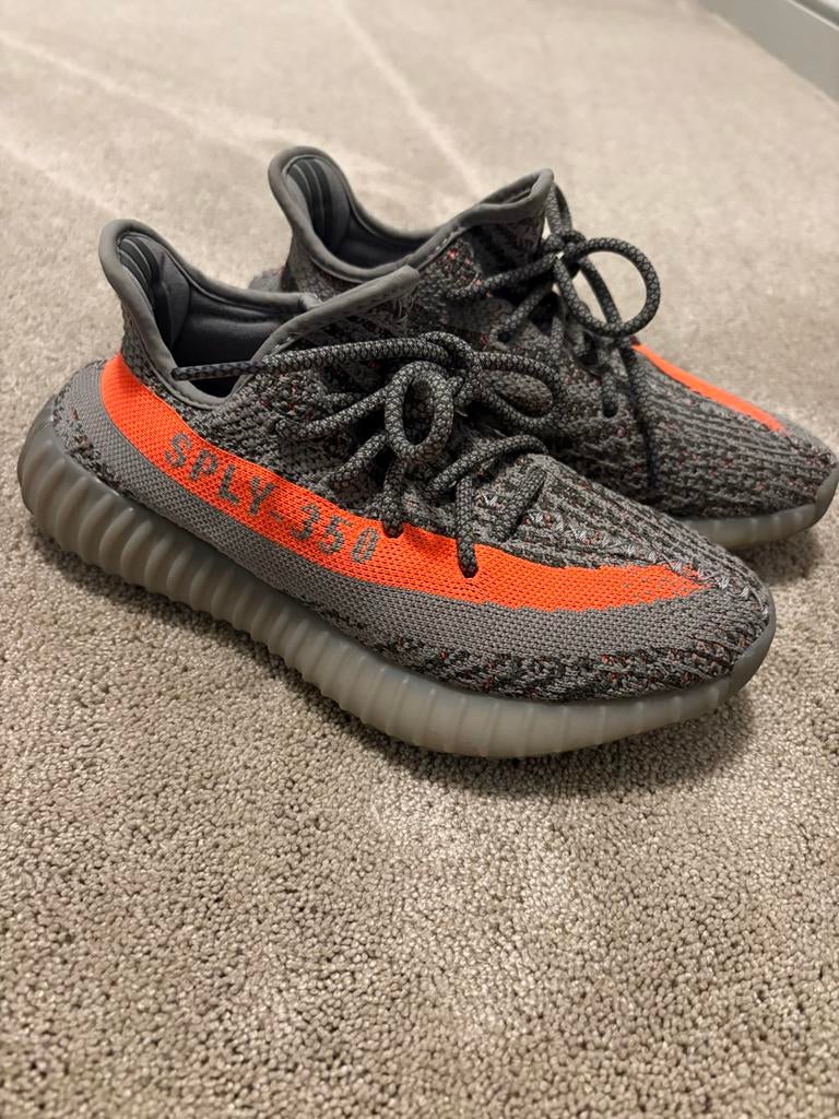 Yeezy Boost 350 V2 Beluga 2.0 -Grijs/Oranje Sneakers Maat 38, Kleding | Dames, Ophalen of Verzenden, Gedragen, Grijs, Sneakers of Gympen
