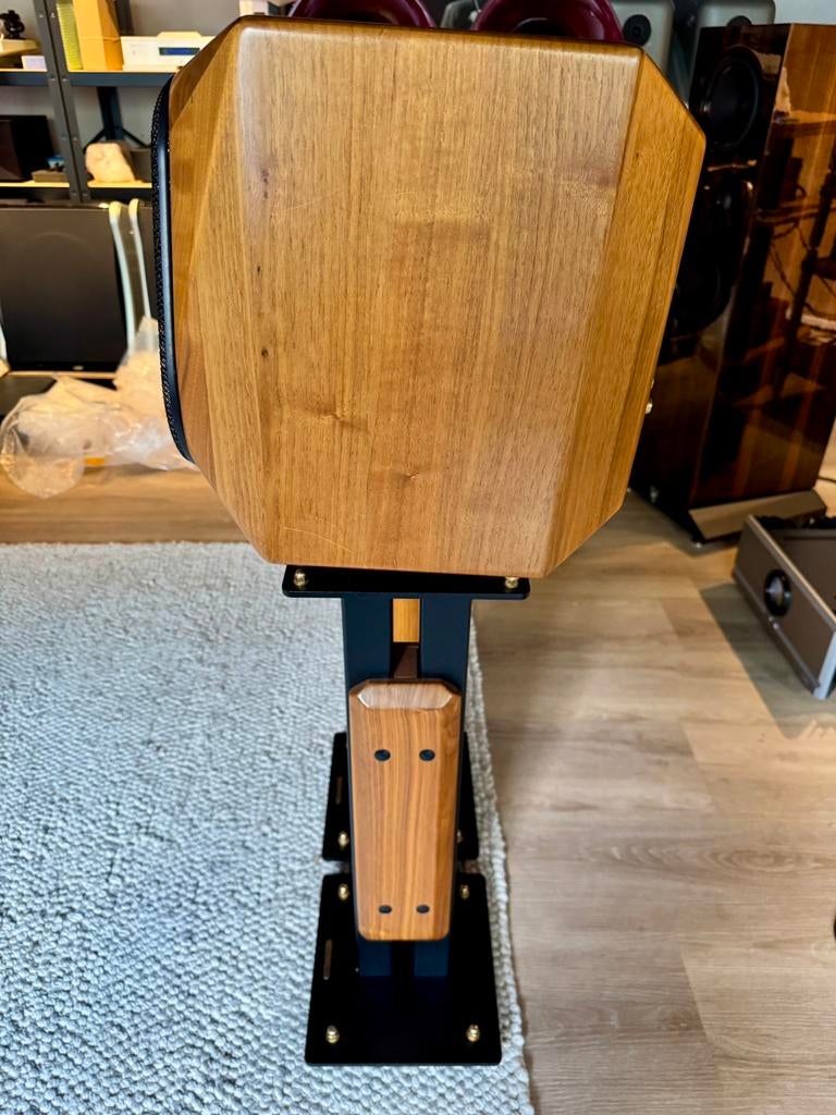 Diapason Adamantes 3 - met stands - Viva Italia!, Audio, Tv en Foto, Luidsprekers, Diapason, Zo goed als nieuw, 60 tot 120 watt