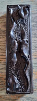 Antieke houtsnijwerk, Chinese eetstokjes in houten kist., Ophalen of Verzenden