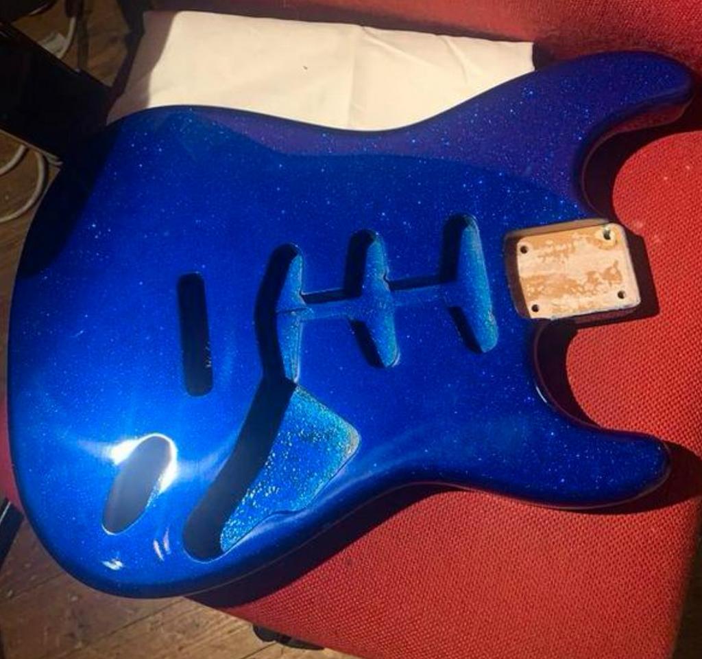 Stratocaster body” Blue Sparkle Metallic” neww, Muziek en Instrumenten, Verzenden, Geen, Geen, Nieuw