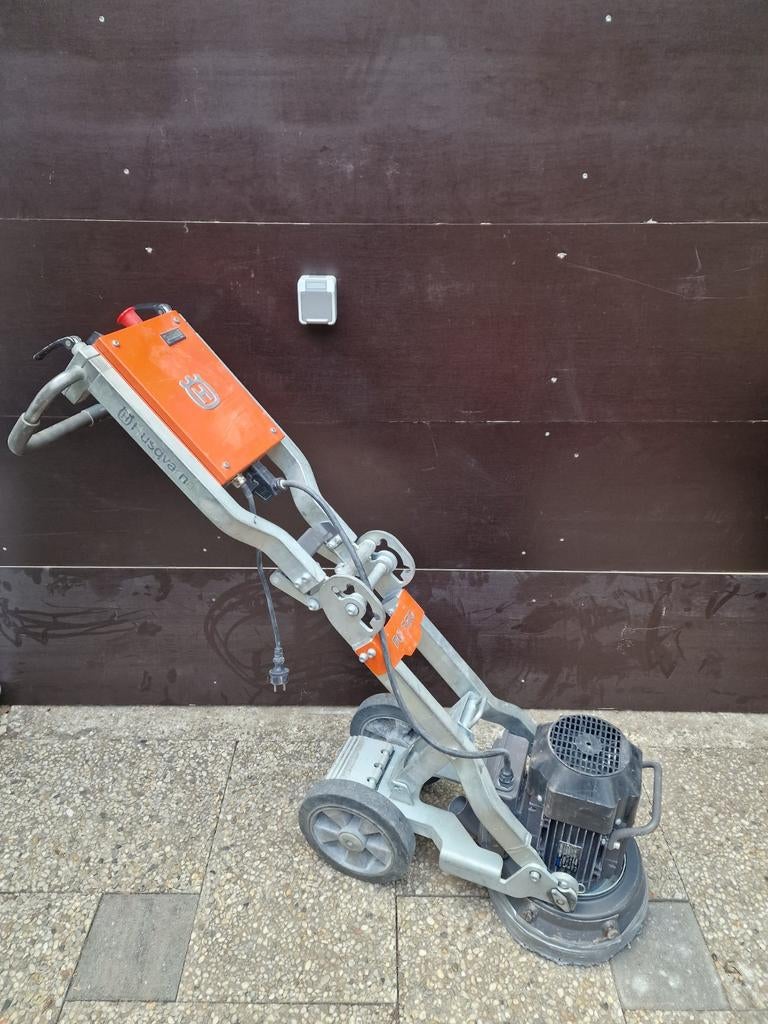 TE HUUR betonschuurmachine 230v, Doe-het-zelf en Verbouw, Gereedschap | Schuurmachines, Ophalen, -, -, Overige typen