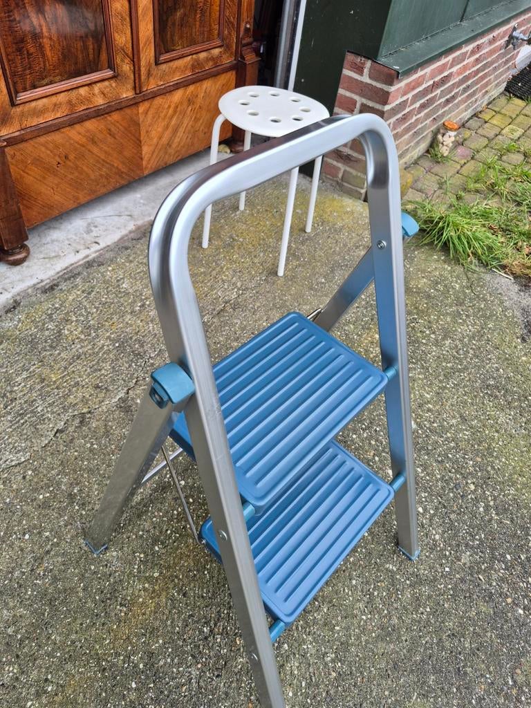 Altrex G402 trap, Ophalen