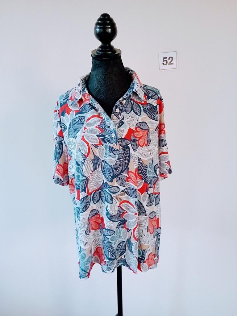 Shirtje. Blauw met rood. Maat 52. Korte mouwen., Kleding | Dames, Ophalen of Verzenden, Zo goed als nieuw, Blauw, Shirt of Top