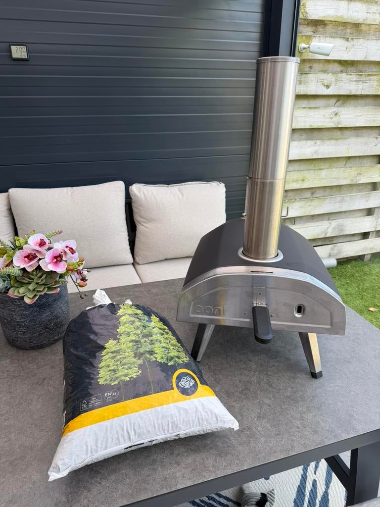 Zgan ooni pizzaoven fyra 12 pellet 2 x gebruikt met bon, Ophalen, Zo goed als nieuw