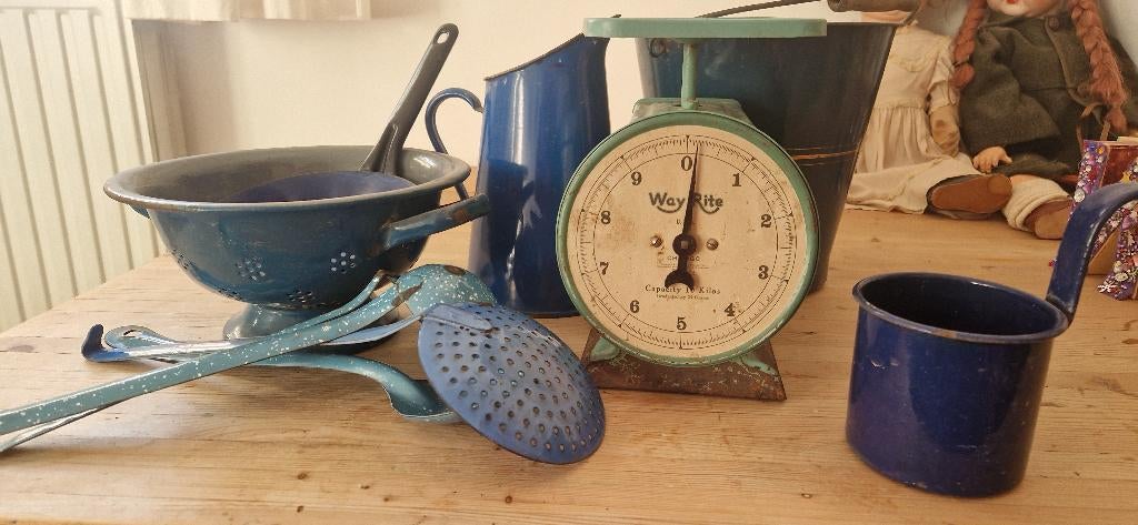 o.a. groene antieke emaille weegschaal en meer blauw emaille, Antiek en Kunst, Antiek | Emaille, Ophalen of Verzenden