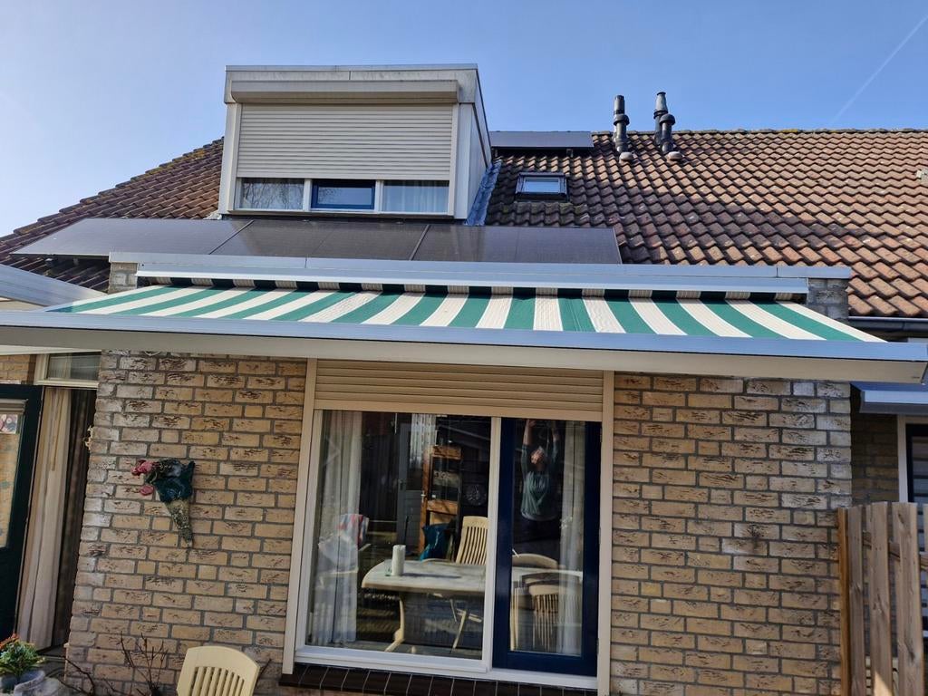 Elektrisch zonnescherm - 350 cm breed, 285 cm uitval, Ophalen
