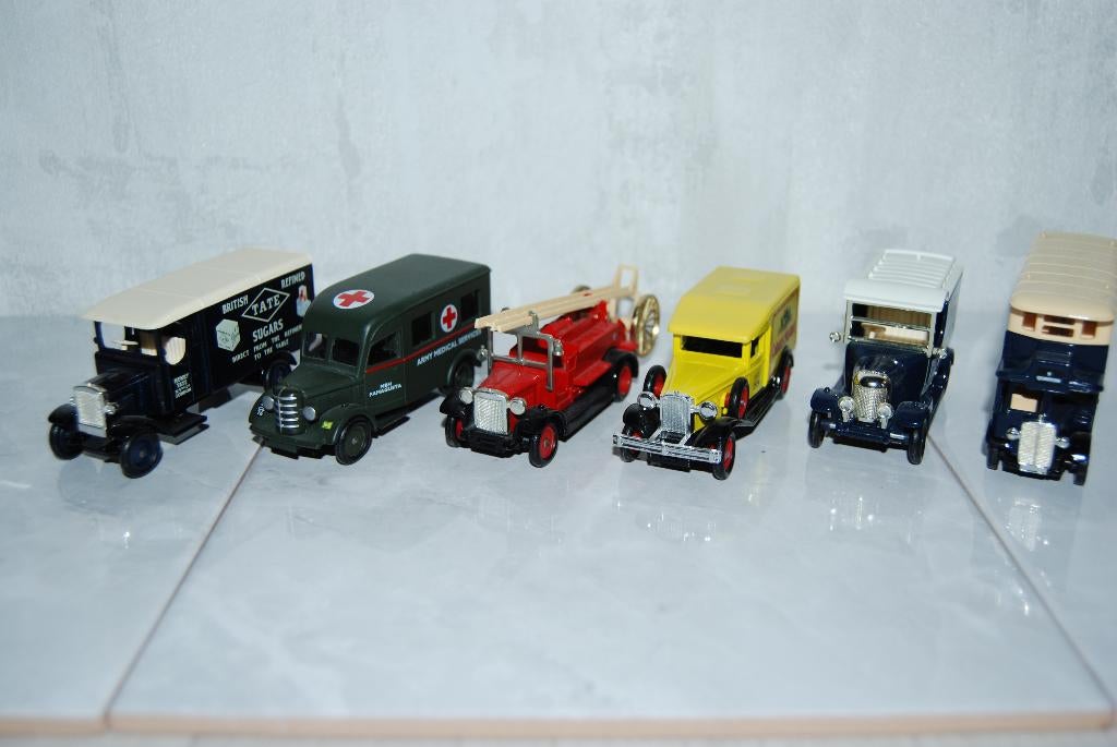 Days Gone Autootjes Set B, Hobby en Vrije tijd, Modelauto's | 1:43, Ophalen of Verzenden, Zo goed als nieuw, Auto, Overige merken