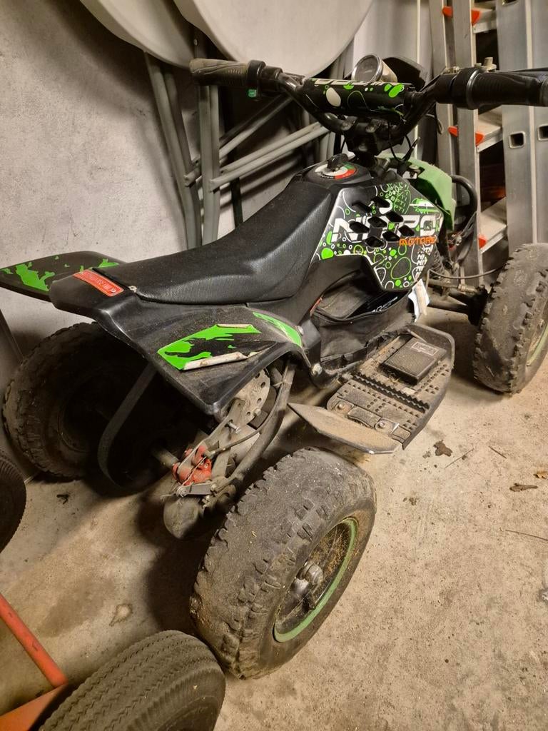 Groene kinderquad, Motoren, Quads en Trikes