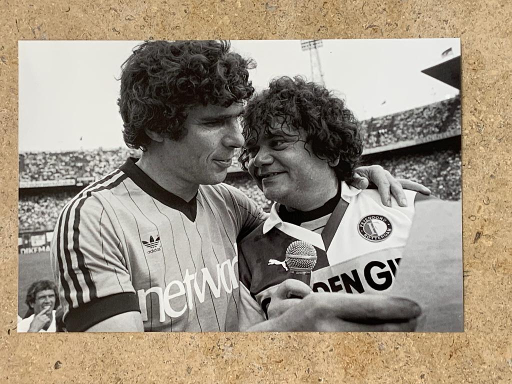 Org. z/w foto 30x20 cm Andre Hazes in F'noord shirt 04/06/83, Verzenden, Nieuw, Foto of Kaart
