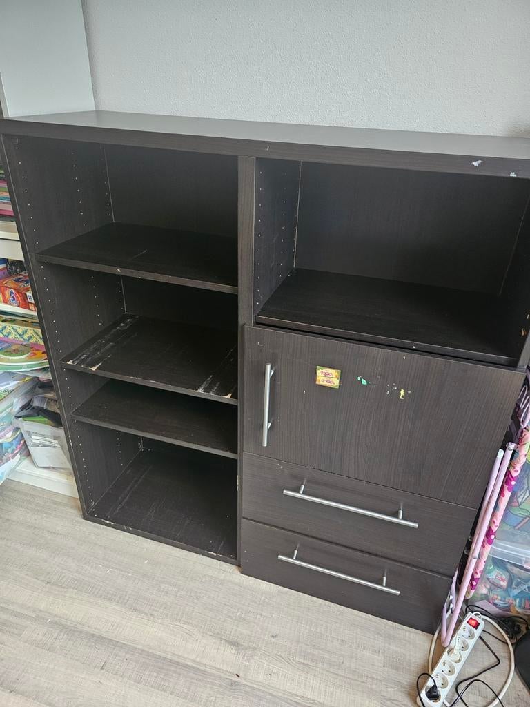 Zwarte kast met gebruikerssporen - Gratis af te halen, Huis en Inrichting, Ophalen, Gebruikt