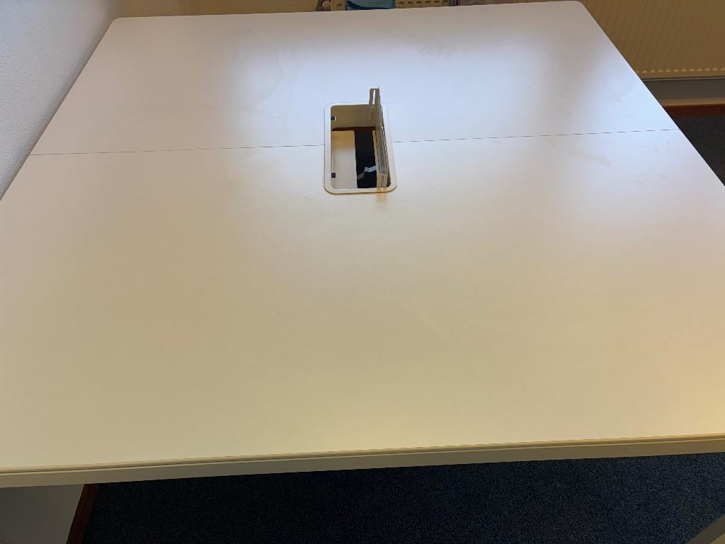 Vierkante bureau tafel wit, Ophalen, Demontabel, Gebruikt, 140 cm