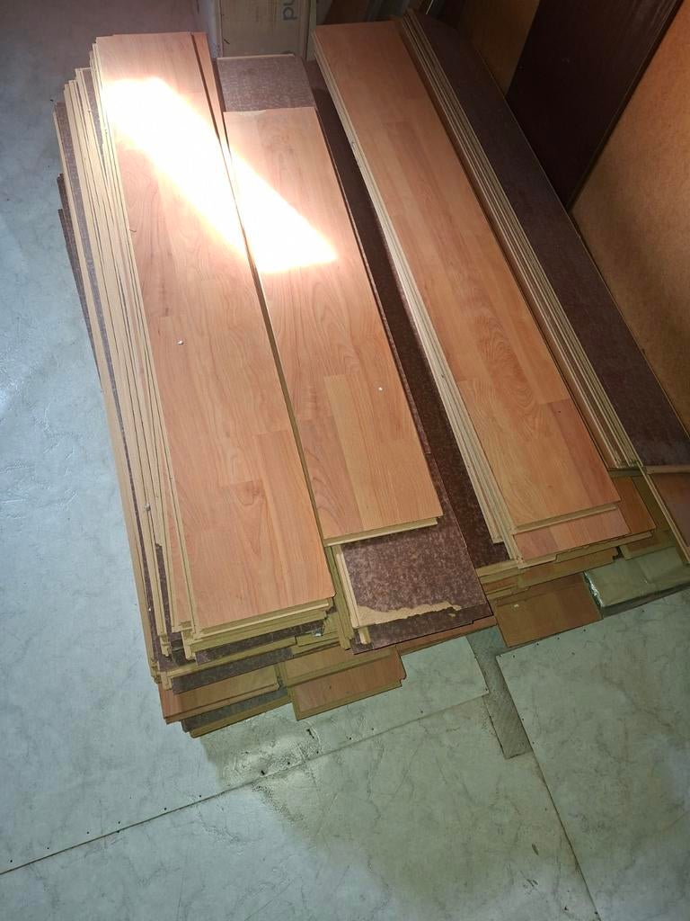 Gratis afhalen  bouw spullen en laminaat, Diversen, Ophalen, Gebruikt