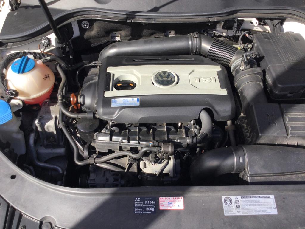 Volkswagen Passat 1.8 TSI 118KW Variant DSG 2010 Wit, Auto's, 1441 kg, Zwart, 4 cilinders, Wit