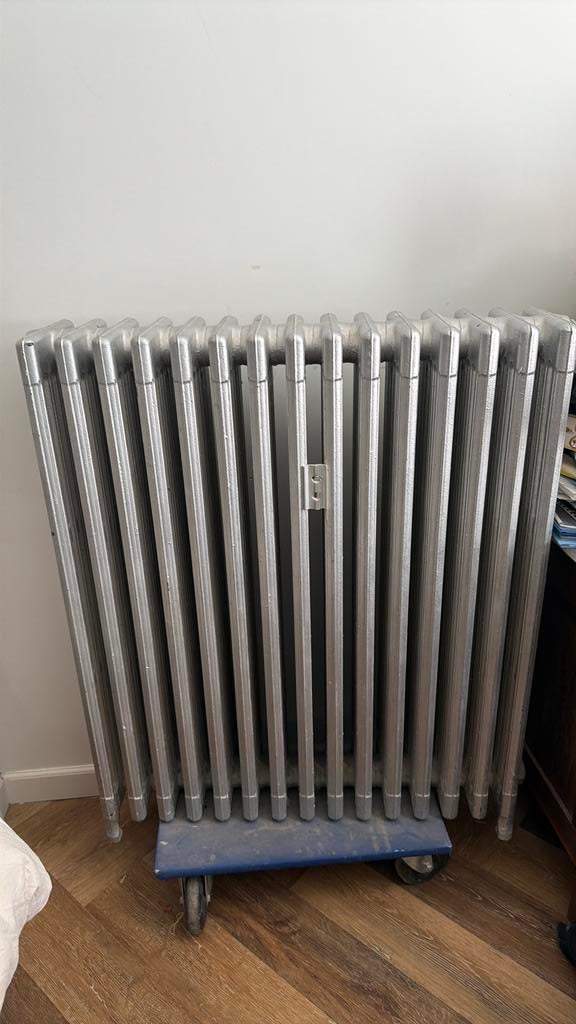 Originele oude Gietijzeren radiator 15 panelen, Doe-het-zelf en Verbouw, Verwarming en Radiatoren, Ophalen, Gebruikt, Radiator