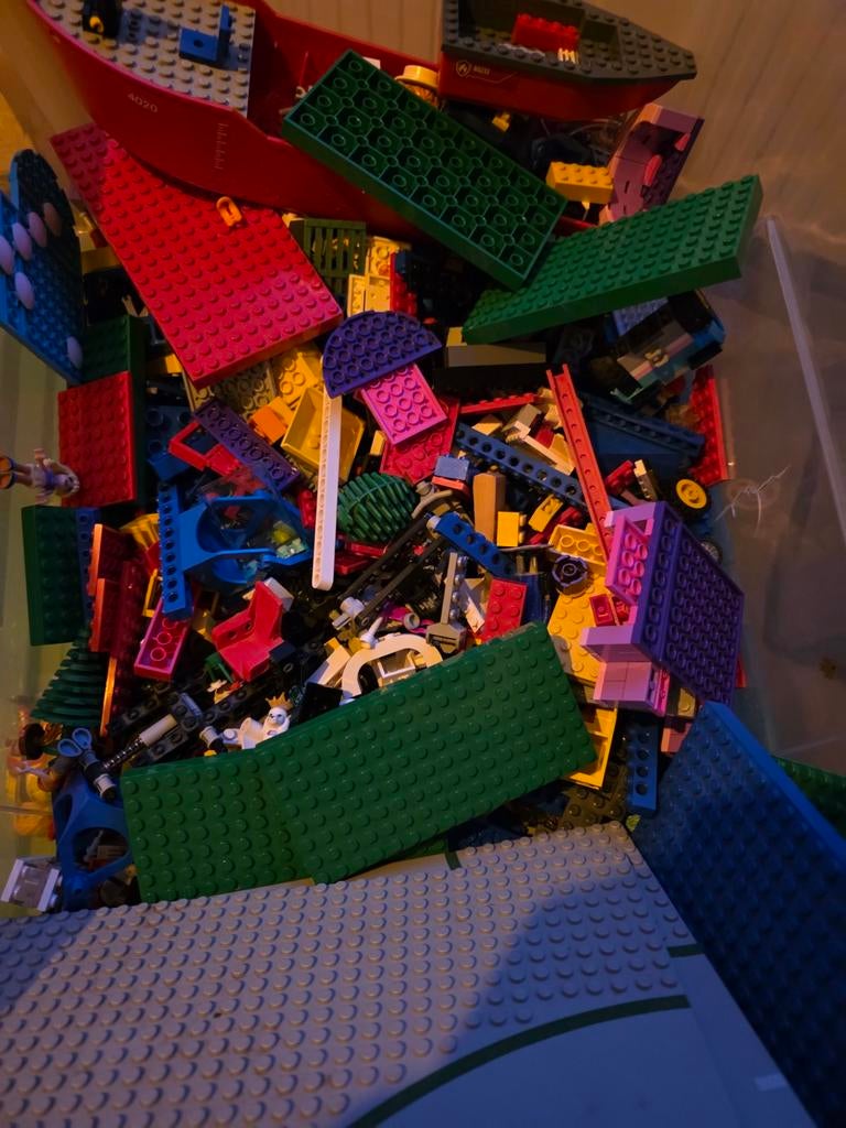 Groote bak lego 7.5 kilo, Kinderen en Baby's, Speelgoed | Bouwstenen, Ophalen of Verzenden, Zo goed als nieuw
