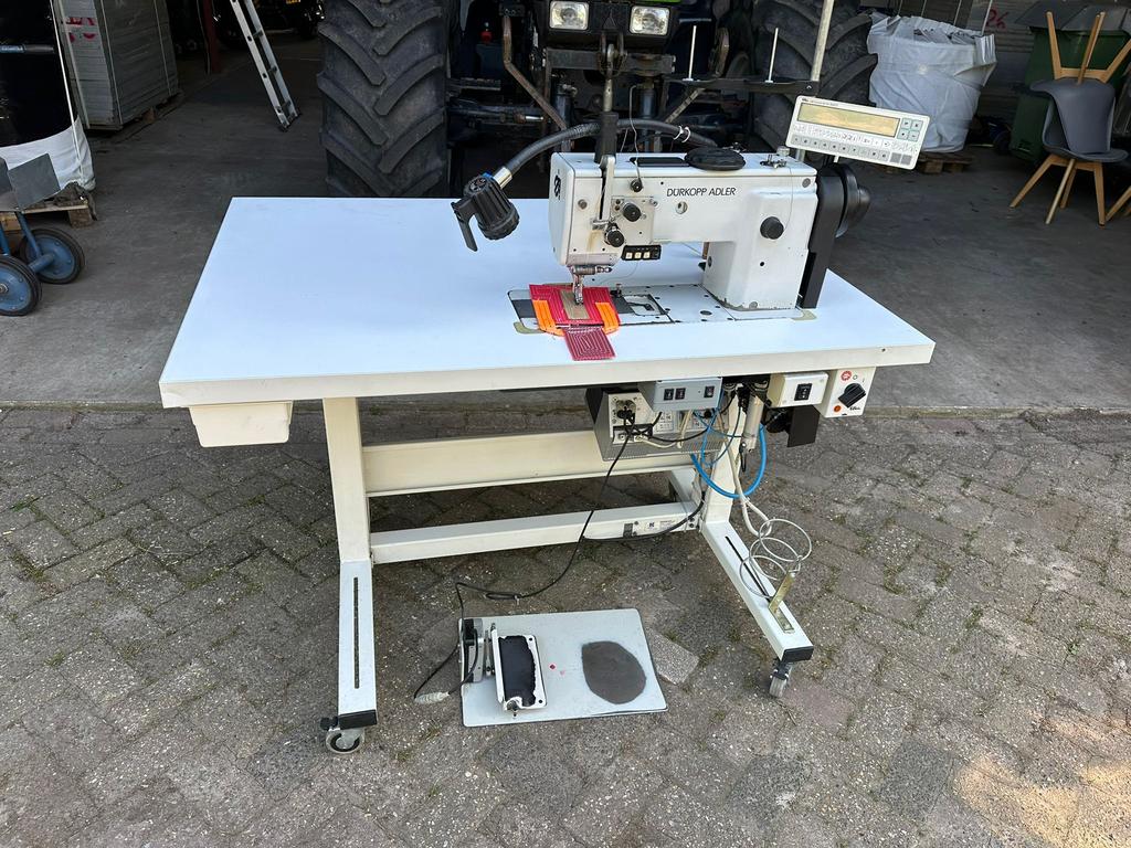 Industriele leermachine Durkopp Adler vol automaat, Industrieel, Ophalen, Overige merken, Naaimachine