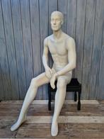 zittende etalagepop man wit paspop zit heer, Ophalen, Gebruikt, Paspop