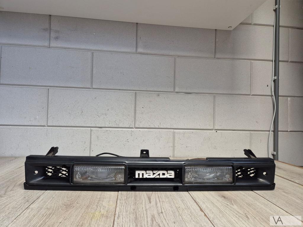Mazda 323 BG 1988 - 1994 grille met mistlampen fog lights, Auto-onderdelen, Gebruikt, -, -, Ophalen of Verzenden