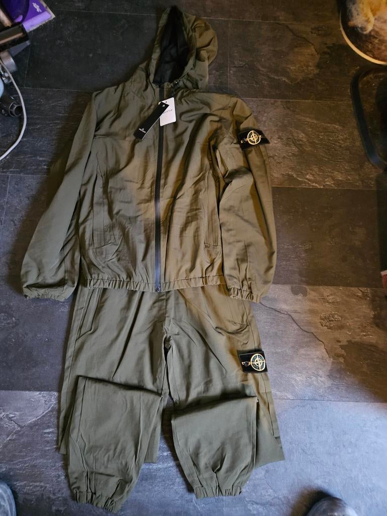 Nieuw Stone Island pak maat S, Kleding | Heren, Ophalen of Verzenden
