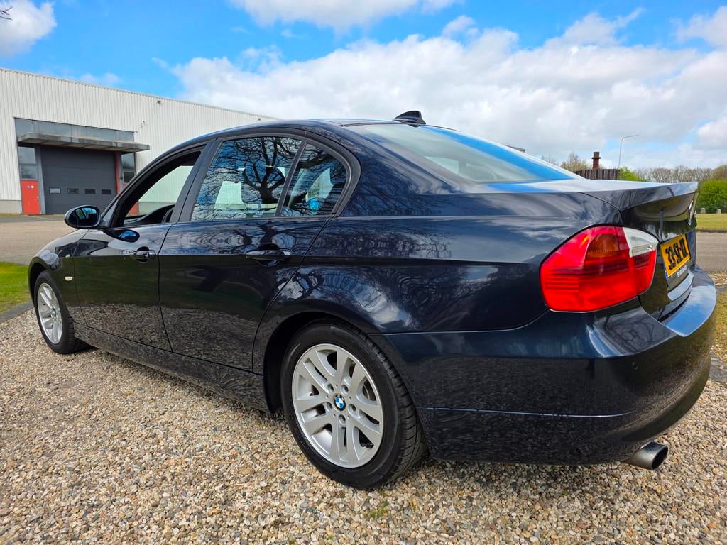 BMW 3-serie 320i High Executive *apk:05-2027*, Auto's, BMW, Achterwielaandrijving, 1295 kg, 4 cilinders, 150 pk