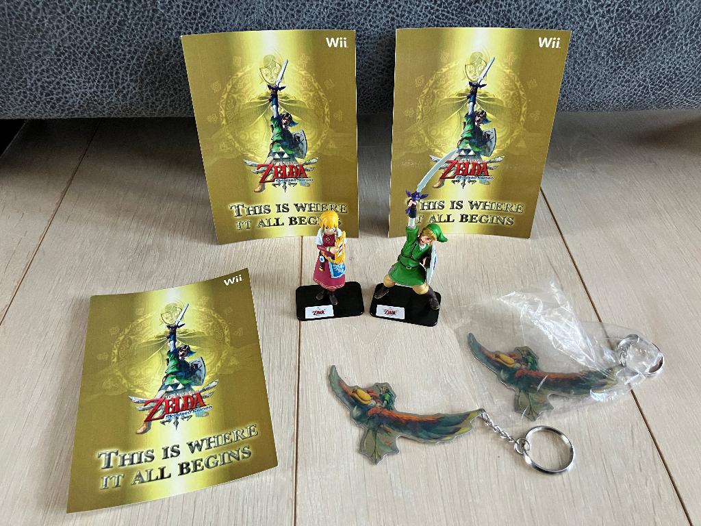 Zelda Skyward Sword figuren + Metal keychains zeldzaam, Ophalen of Verzenden, Nieuw