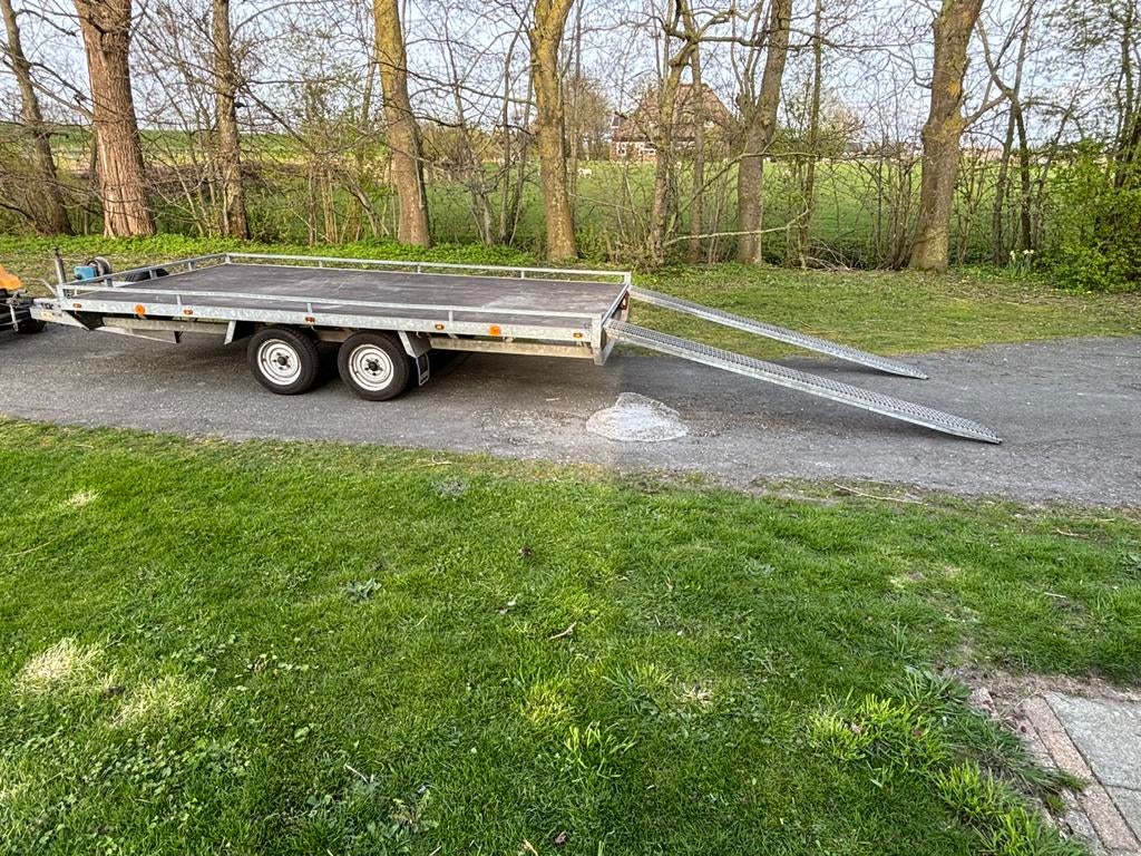 Autoambulance autotransporter plateauwagen bouwjaar 2002, Ophalen, Zo goed als nieuw