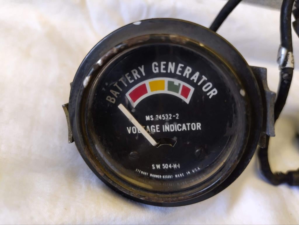 Voltmeter,Originele Stewart Warner 504H-I,24V, legervoertuig, Ophalen of Verzenden, Landmacht, Nederland, Overige typen