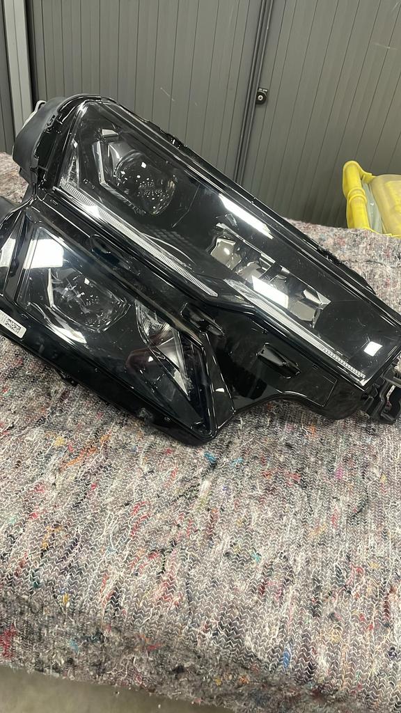 Skoda karoq 57b volled koplamp rechts., Auto-onderdelen, Verlichting, Ophalen of Verzenden, Skoda