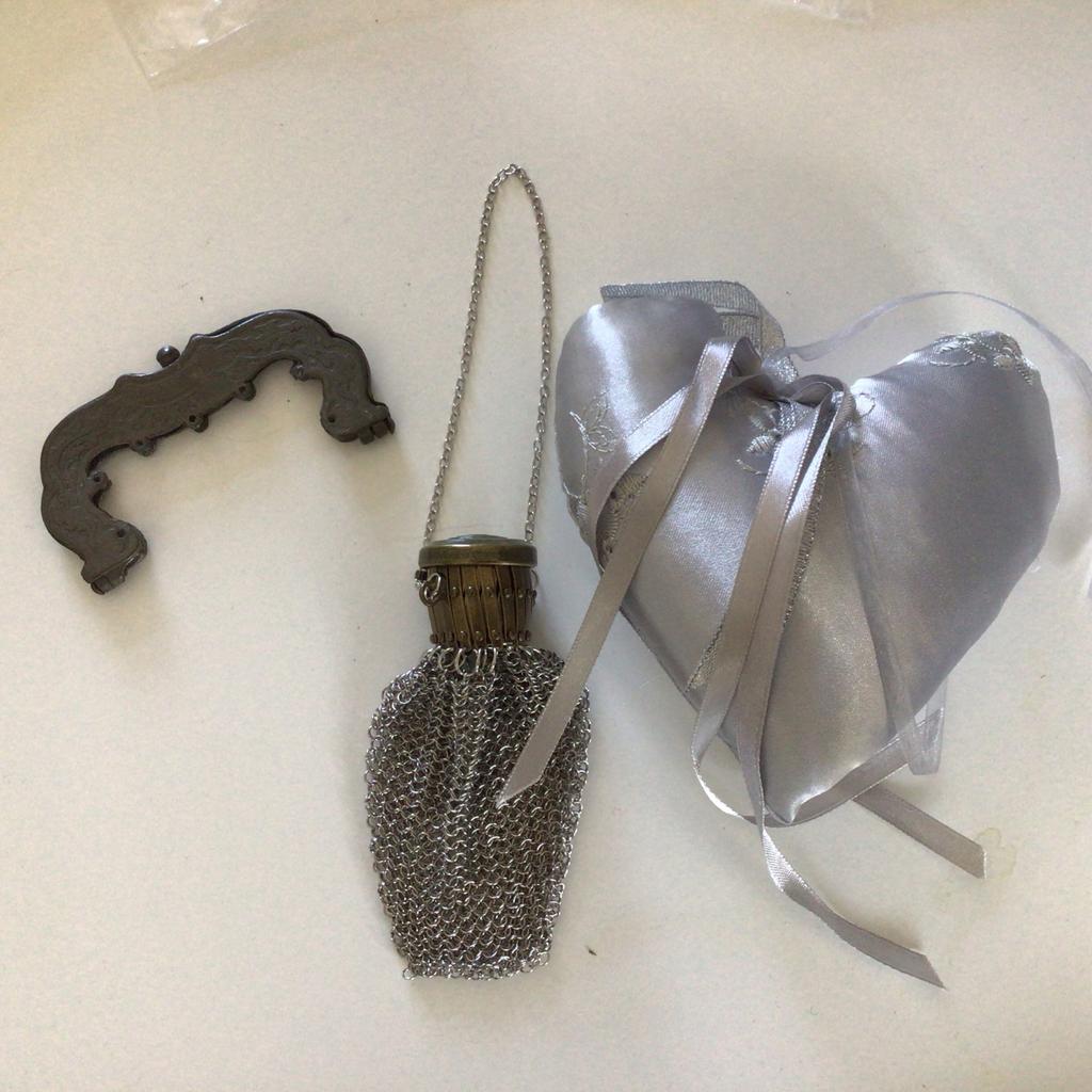 Vintage Beursje met Beugel en Decoratief Hartje, Antiek en Kunst, Ophalen of Verzenden