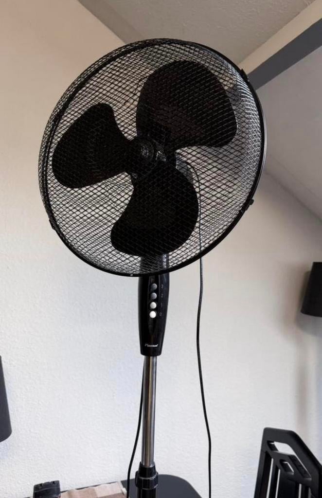 Staande ventilator (merk onbekend), Witgoed en Apparatuur, Ventilatoren, Ophalen, Zo goed als nieuw, Statiefventilator